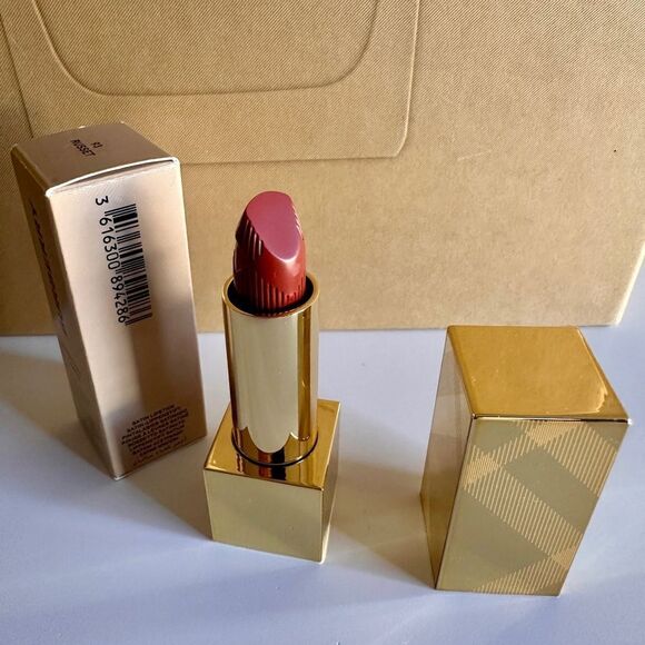 BURBERRY Kisses 93 Russet:
Timeless Elegance
(3.3 g / NET WT. 0.11 OZ) - Picture 6 of 17